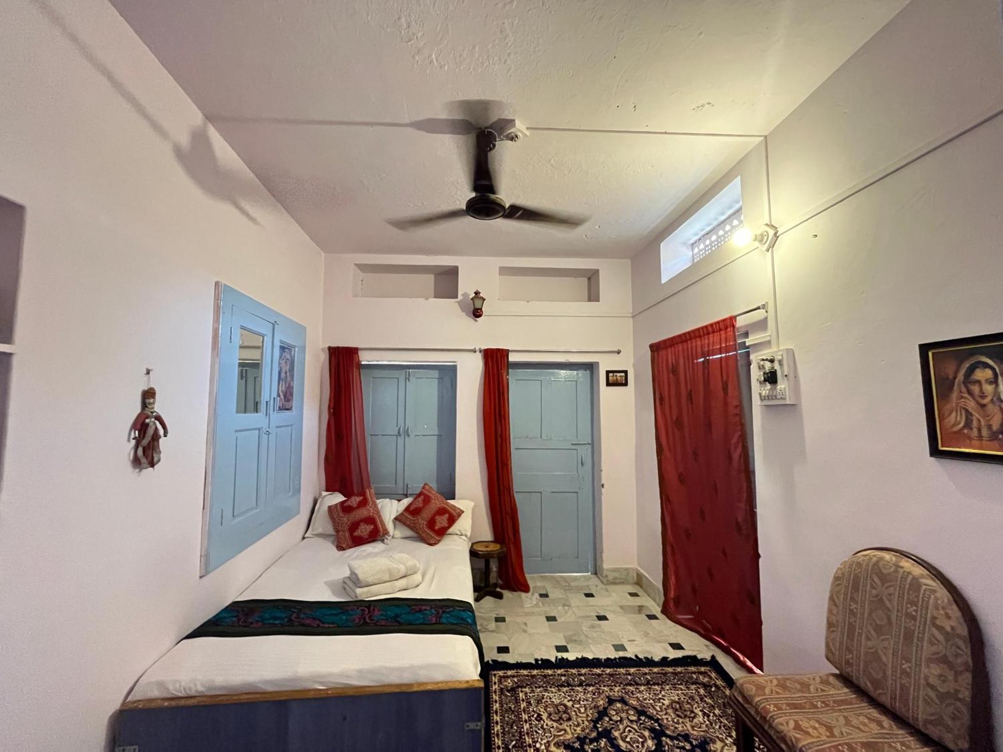Hostel Marigold Home Stay جيلسامر الغرفة الصورة